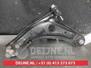 Toyota Aygo X Querlenker unten rechts vorne O748786 foto 2