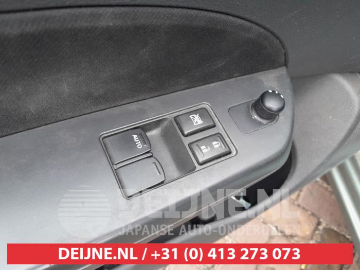 Suzuki Swift Multi-functional window switch O748848