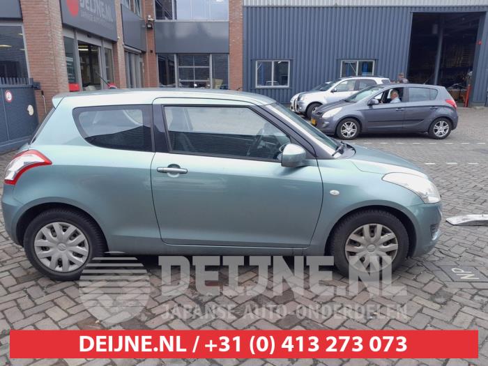Suzuki Swift Door window 2-door, right O748863