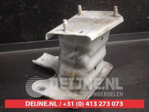 Nissan Qashqai Bumpersteun rechts-voor O748882 foto 3