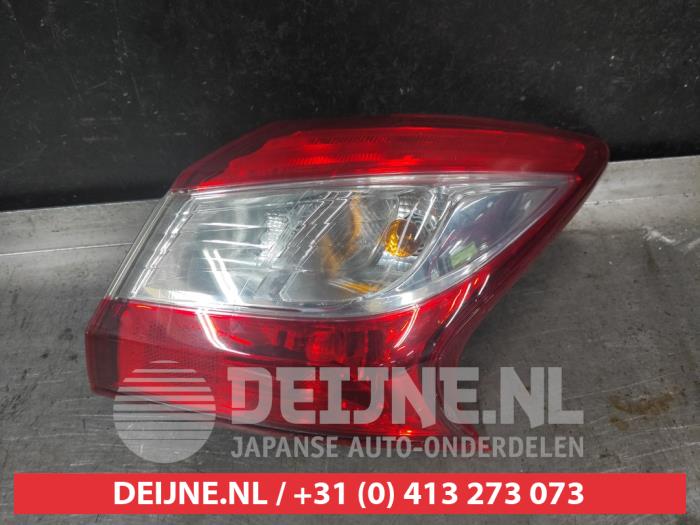 Nissan Pulsar Rücklicht rechts O748972