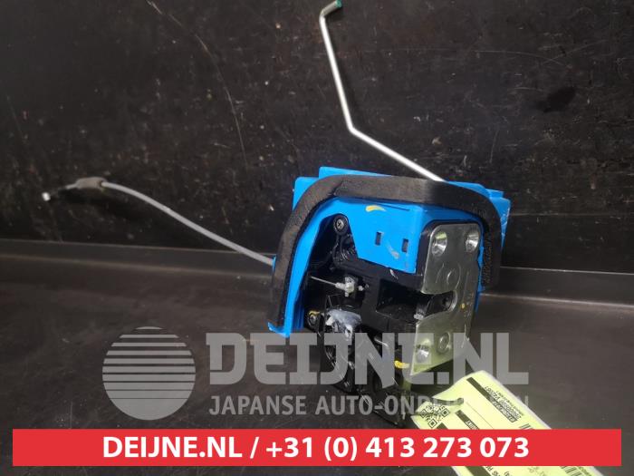 Hyundai I10 Front door lock mechanism 4-door, right O749036