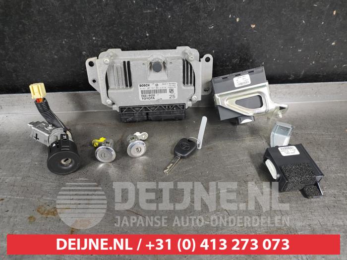 Toyota Aygo Zündschloss+Schlüssel O749081