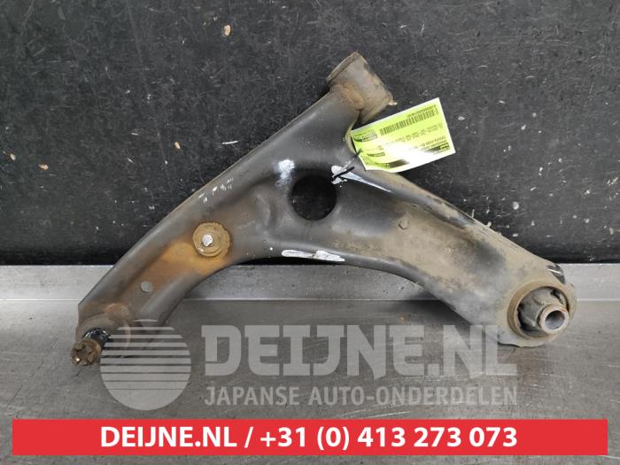 Toyota Aygo Draagarm onder links-voor O749107