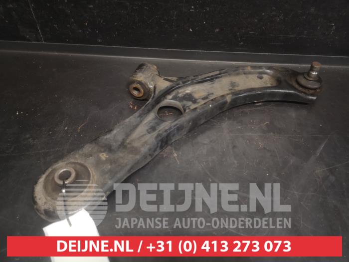 Suzuki Swift Front lower wishbone, right O749304