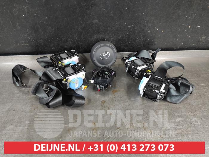 Toyota Yaris Cross Airbag set O749351