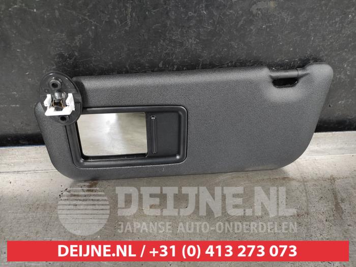 Toyota Yaris Cross Zonneklep O749371