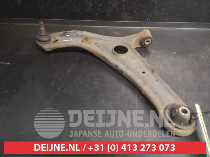 Toyota Yaris Front lower wishbone, left O749381