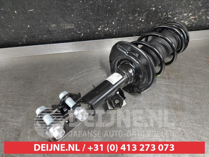 Toyota Yaris Cross Stoßdämpferstrebe rechts vorne O749442