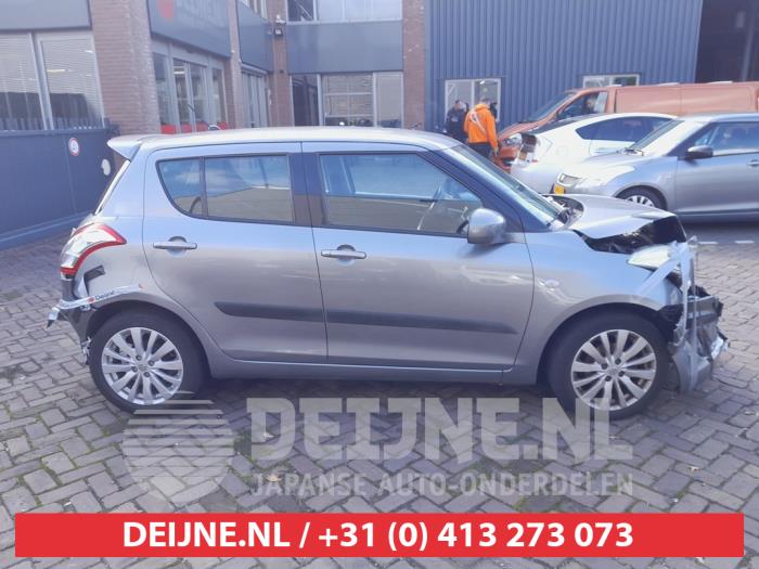 Suzuki Swift Tür 4-türig rechts vorne O749572