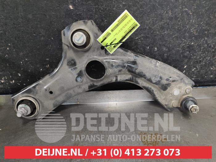 Nissan Juke Draagarm onder rechts-voor O749598