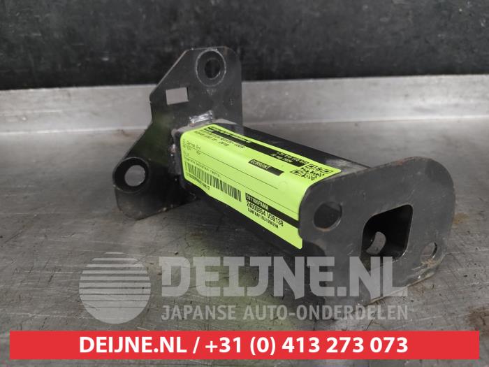 Nissan Juke Bumpersteun rechts-voor O749612