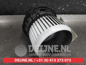 Nissan Micra Kachel Ventilatiemotor O749646 foto 2