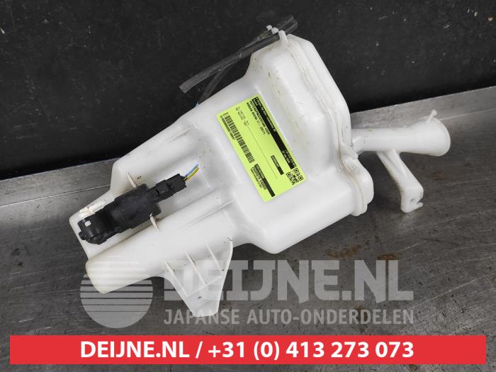 Nissan Micra Scheibensprühertank vorne O749647