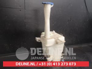 Kia Ceed Front windscreen washer reservoir O749697 photo 2