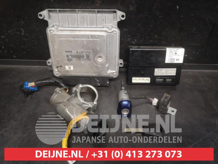 Kia Ceed Engine management computer O749702