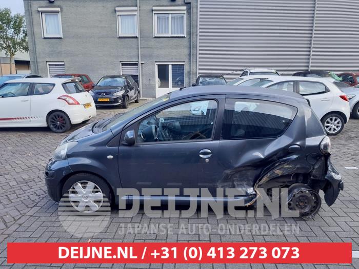 Toyota Aygo Tür 4-türig links vorne O749723