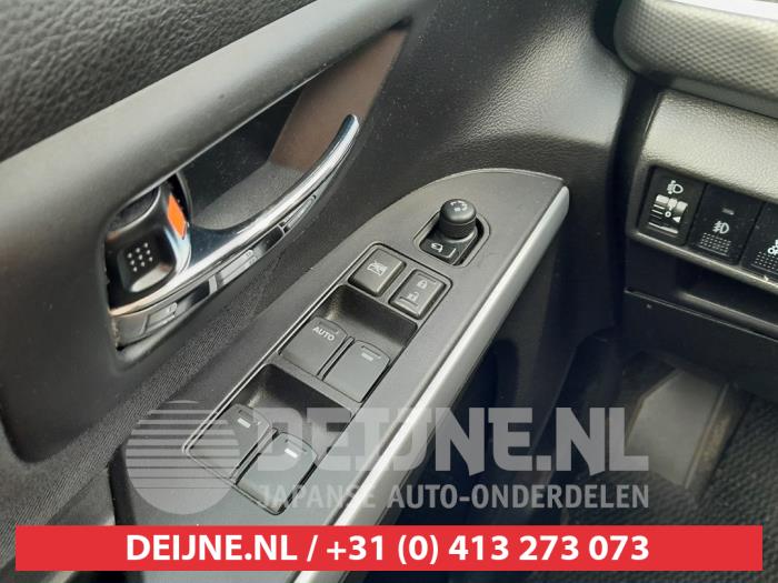 Suzuki SX-4 Combischakelaar ramen O749834