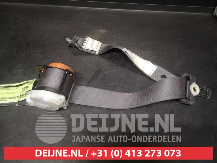 Daihatsu Terios Rear seatbelt, right O749886
