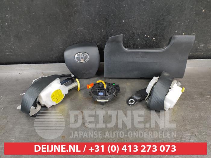 Toyota Auris Airbag set O749898