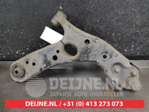 Toyota Auris Front lower wishbone, left O749907 photo 2