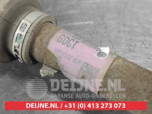 Hyundai I20 Aandrijfas rechts-voor O750246 foto 2