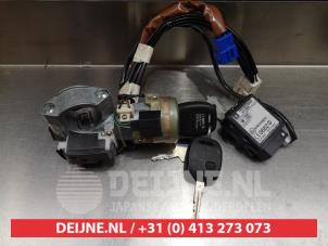 Subaru Forester Ignition lock + key O335208 photo 2