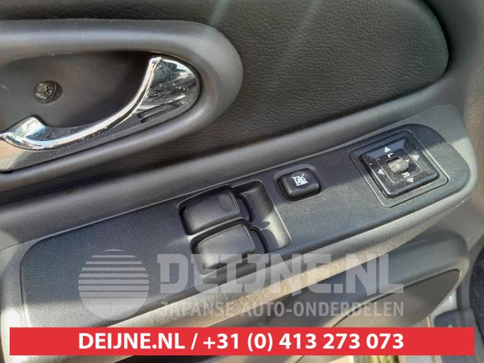Mitsubishi L200 Combischakelaar ramen O750367