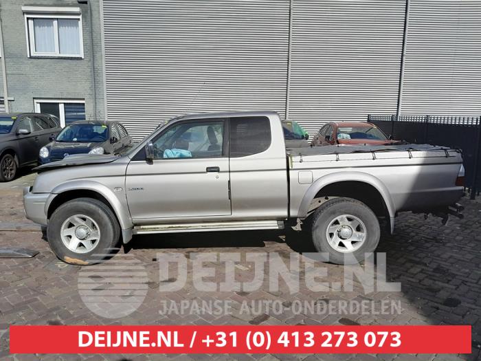 Mitsubishi L200 Ruit 2Deurs links-achter O750372
