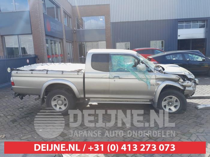 Mitsubishi L200 Ruit 2Deurs rechts-achter O750380