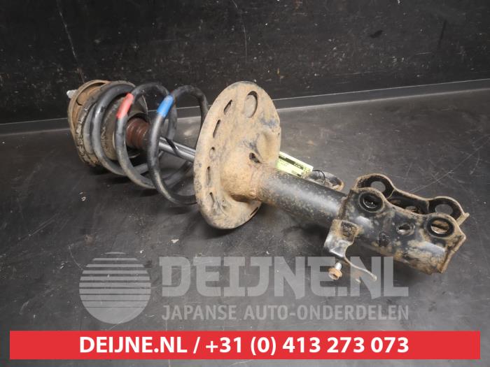 Toyota Prius Plus Stoßdämpferstrebe rechts vorne O750254