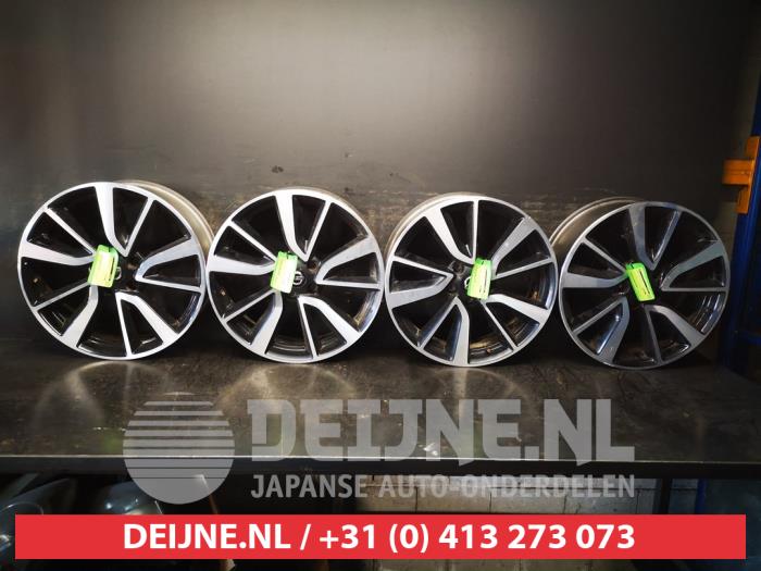 Nissan X-Trail Set of wheels O750499
