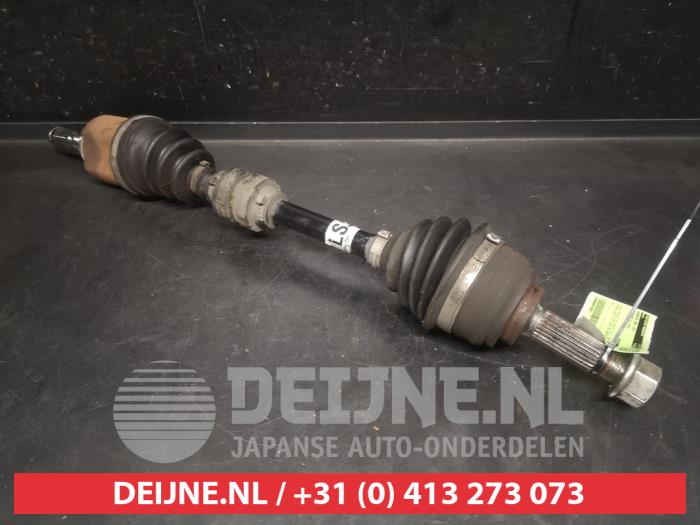 Nissan Note Aandrijfas links-voor O750592