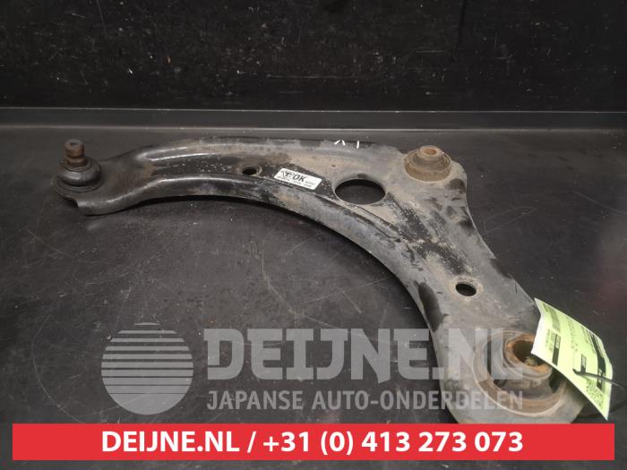 Nissan Note Front lower wishbone, left O750598