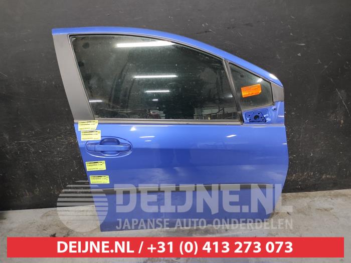 Toyota Yaris Tür 4-türig rechts vorne O751429