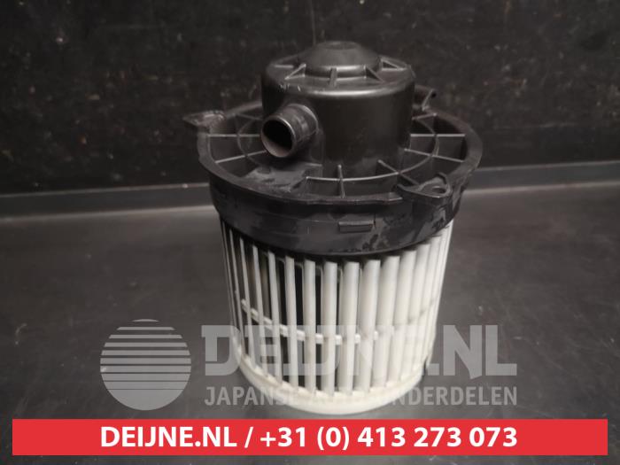 Suzuki Splash Kachel Ventilatiemotor O751638