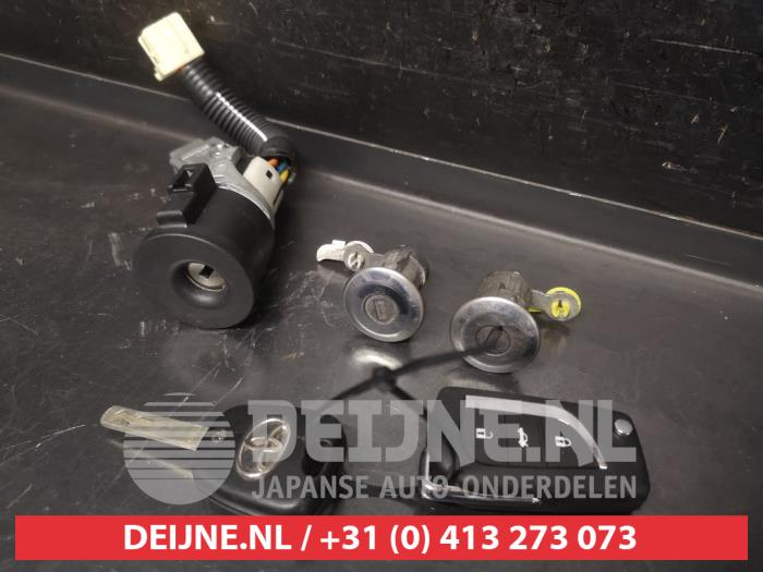 Toyota Aygo Set of cylinder locks (complete) O752020