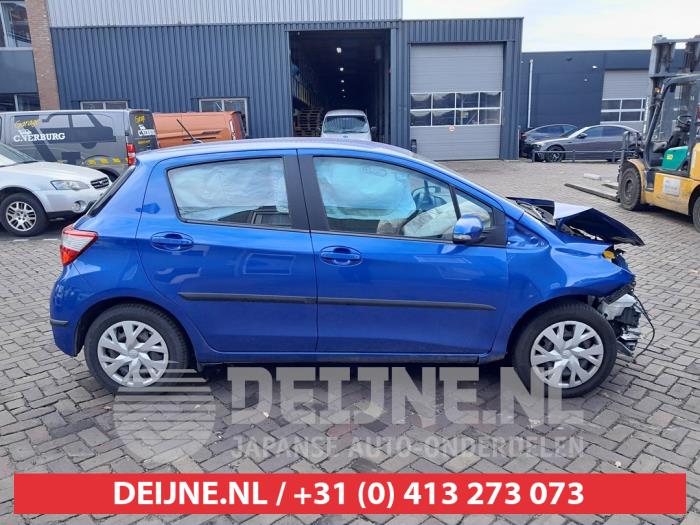Toyota Yaris Tür 4-türig rechts hinten O752120