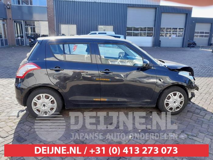 Suzuki Swift Portier 4Deurs rechts-achter O752538