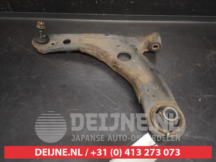 Toyota Yaris Querlenker unten links vorne O752581
