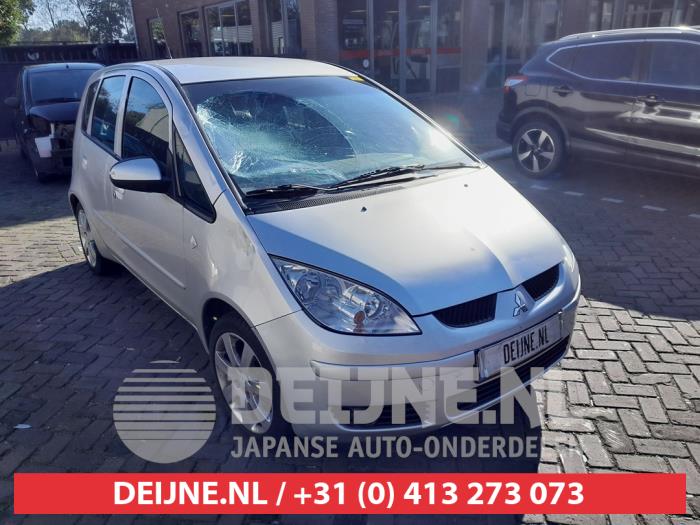 Mitsubishi Colt Voorbumper O753004