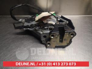 Toyota Avensis Deurslot Mechaniek 4Deurs rechts-achter O281854 foto 3