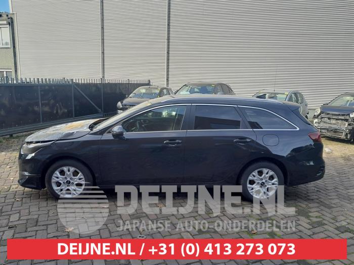 Kia Ceed Sportswagon Extra window 4-door, left O754200