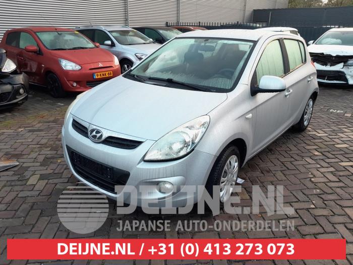 Hyundai I20 Koplamp links O754653