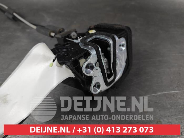 Kia Picanto Door lock mechanism 2-door, right O754790