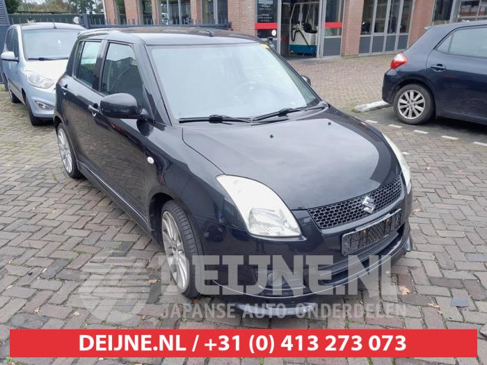 Suzuki Swift Koplamp rechts O755475