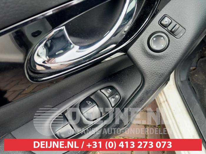 Nissan Qashqai Combischakelaar ramen O756460