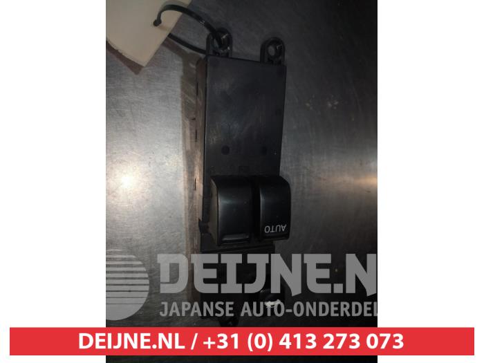 Nissan Primera Combischakelaar ramen O311642