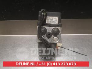 Toyota Avensis ABS Pomp O338519 foto 4