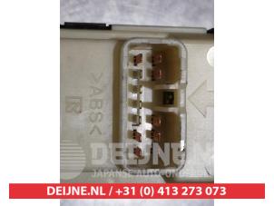 Subaru Justy Kombischalter Fenster O311732 foto 2